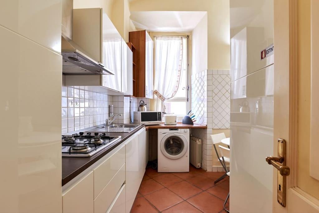 Irex - Cavour Private Apartment Rome Buitenkant foto